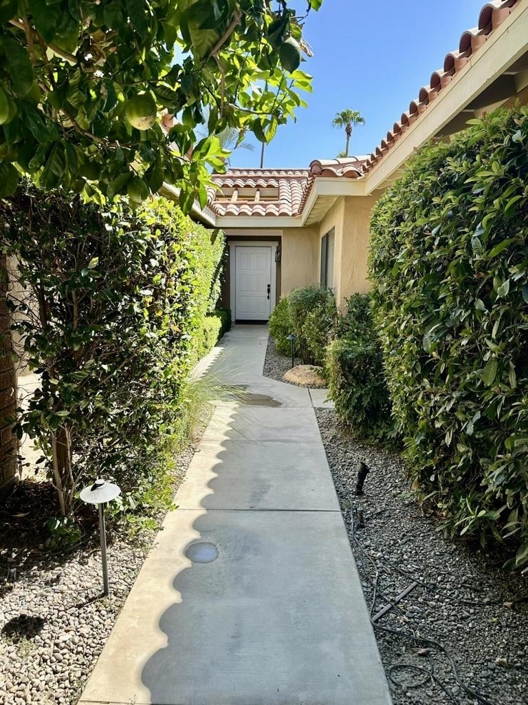 186 Madrid Avenue - Photo 4
