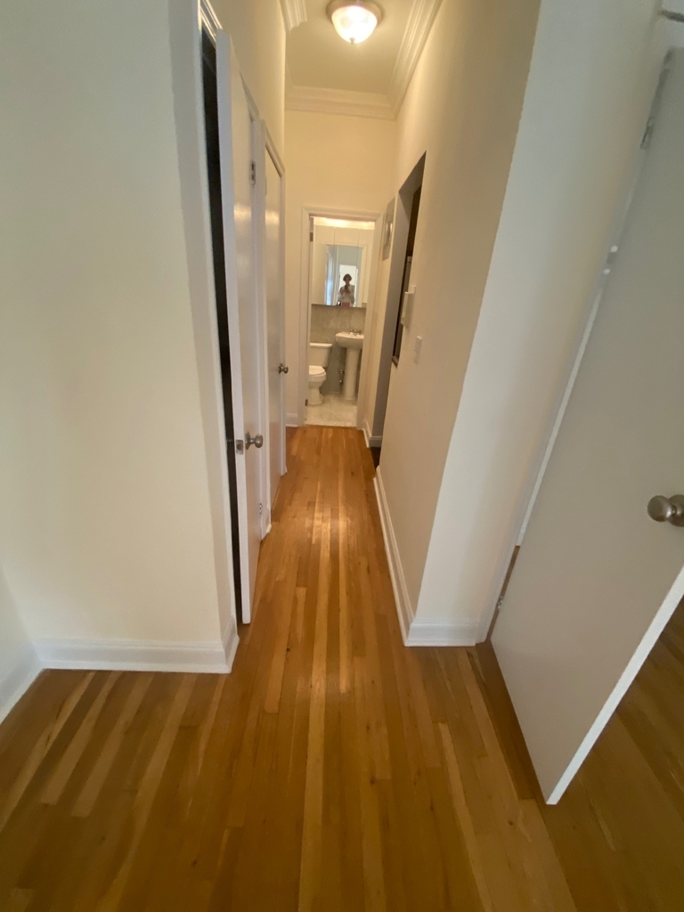 East 83rd Street - Photo 4