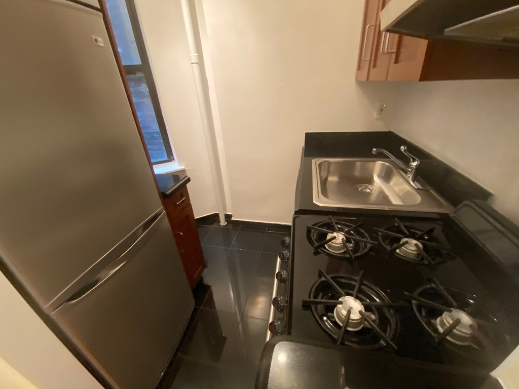 East 83rd Street - Photo 5