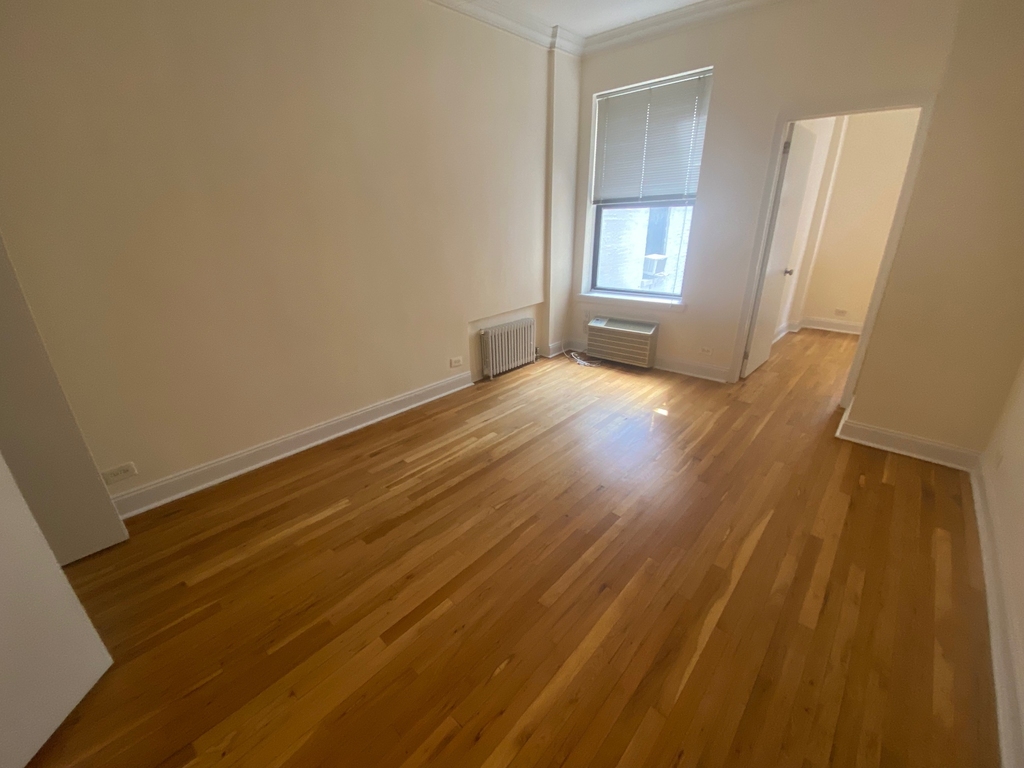 East 83rd Street - Photo 0
