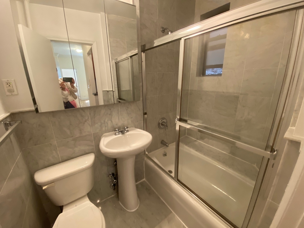 East 83rd Street - Photo 8