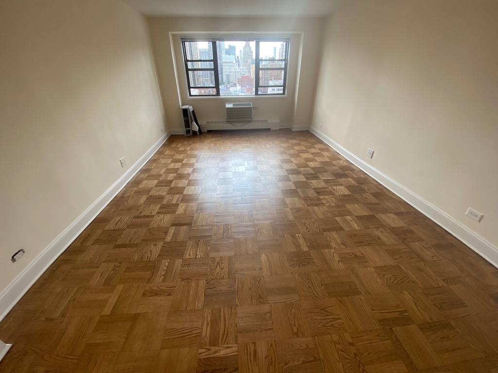 East 79th Street - Photo 0
