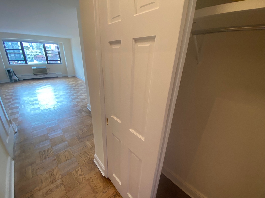 East 79th Street - Photo 5