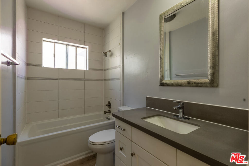 1418 S Bentley Avenue - Photo 15