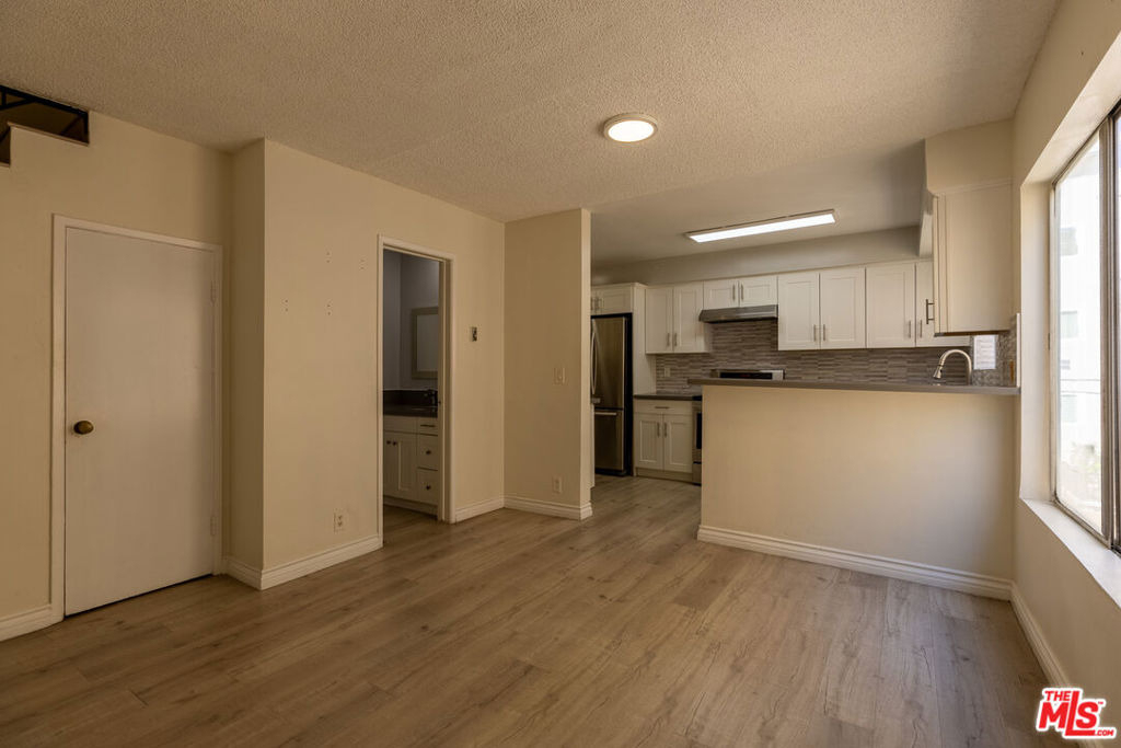 1418 S Bentley Avenue - Photo 1