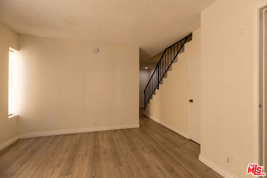 1418 S Bentley Avenue - Photo 2