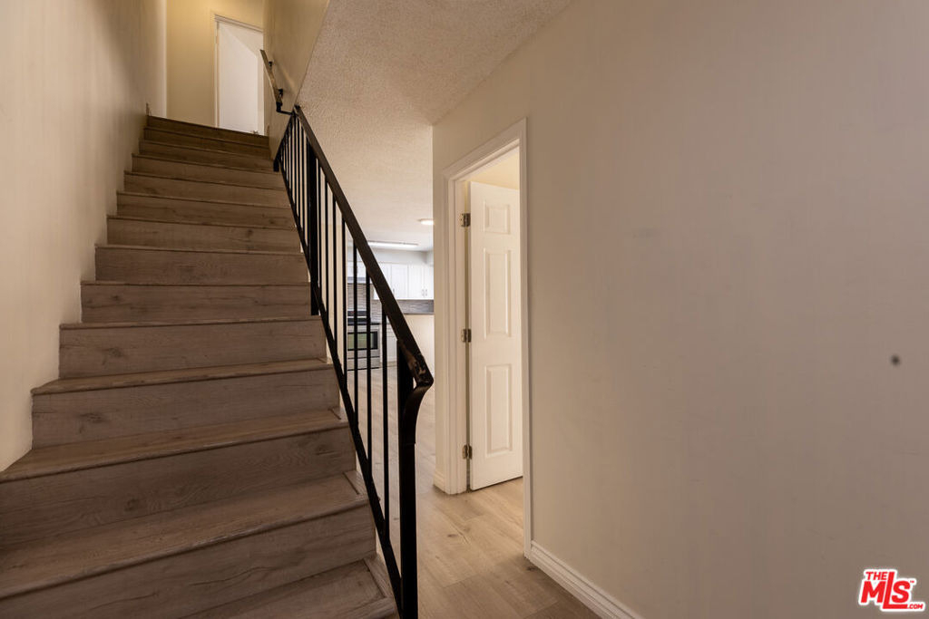 1418 S Bentley Avenue - Photo 4