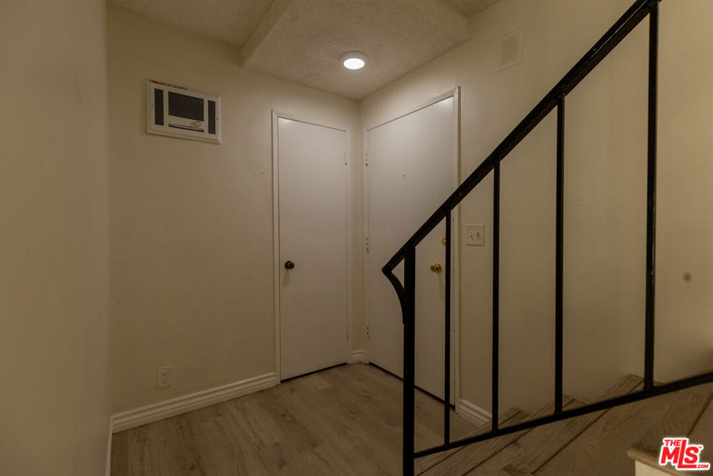 1418 S Bentley Avenue - Photo 3
