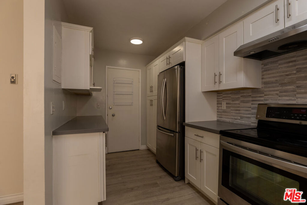 1418 S Bentley Avenue - Photo 7