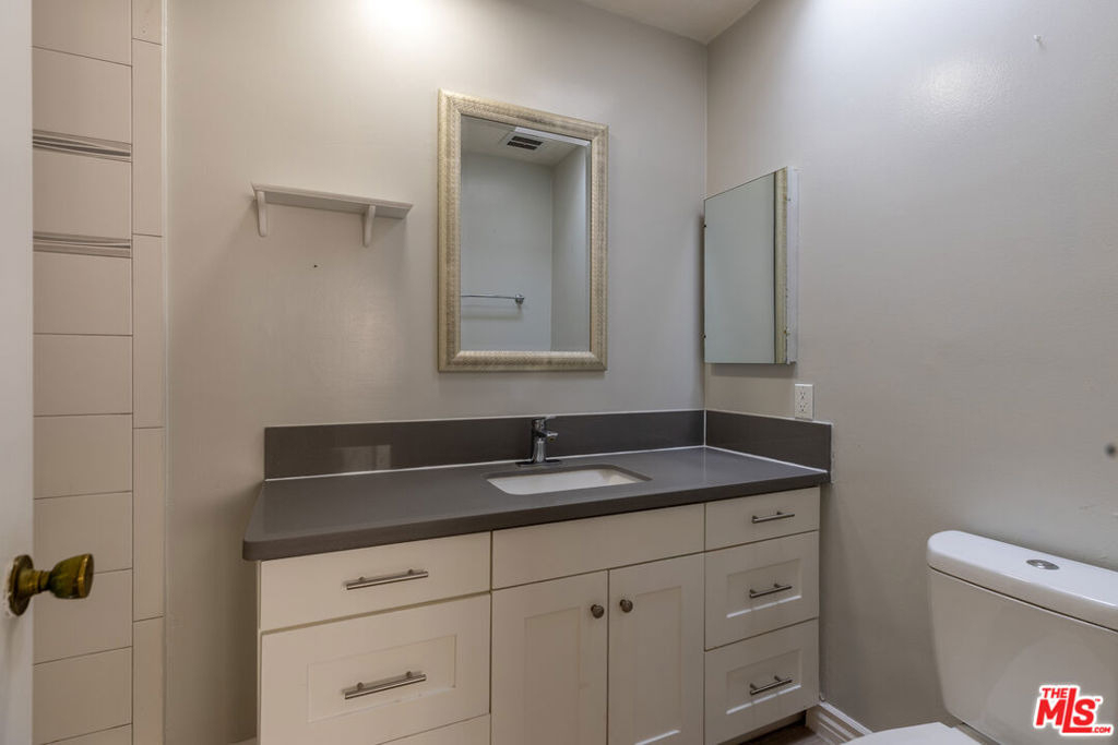 1418 S Bentley Avenue - Photo 18