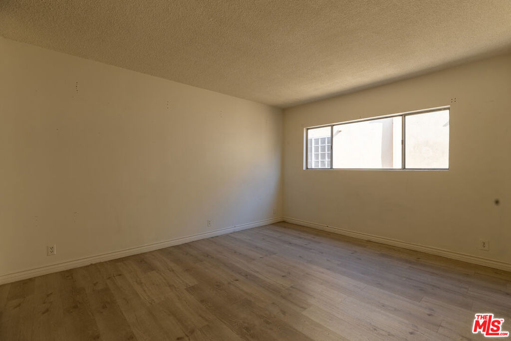 1418 S Bentley Avenue - Photo 16