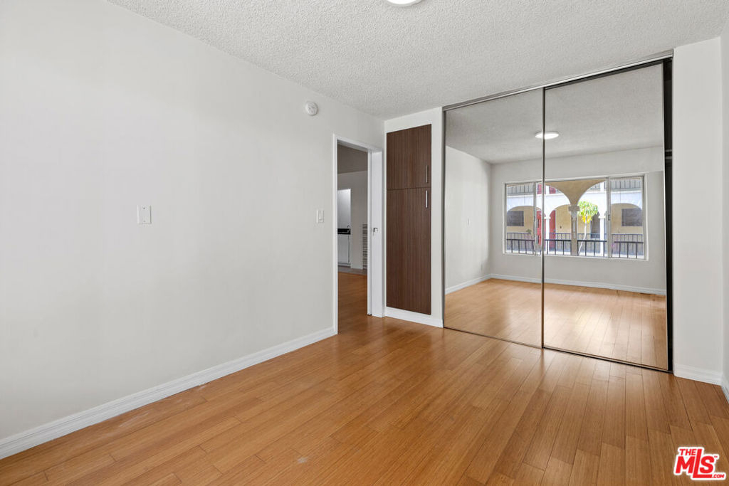 1033 6th Street - Photo 8