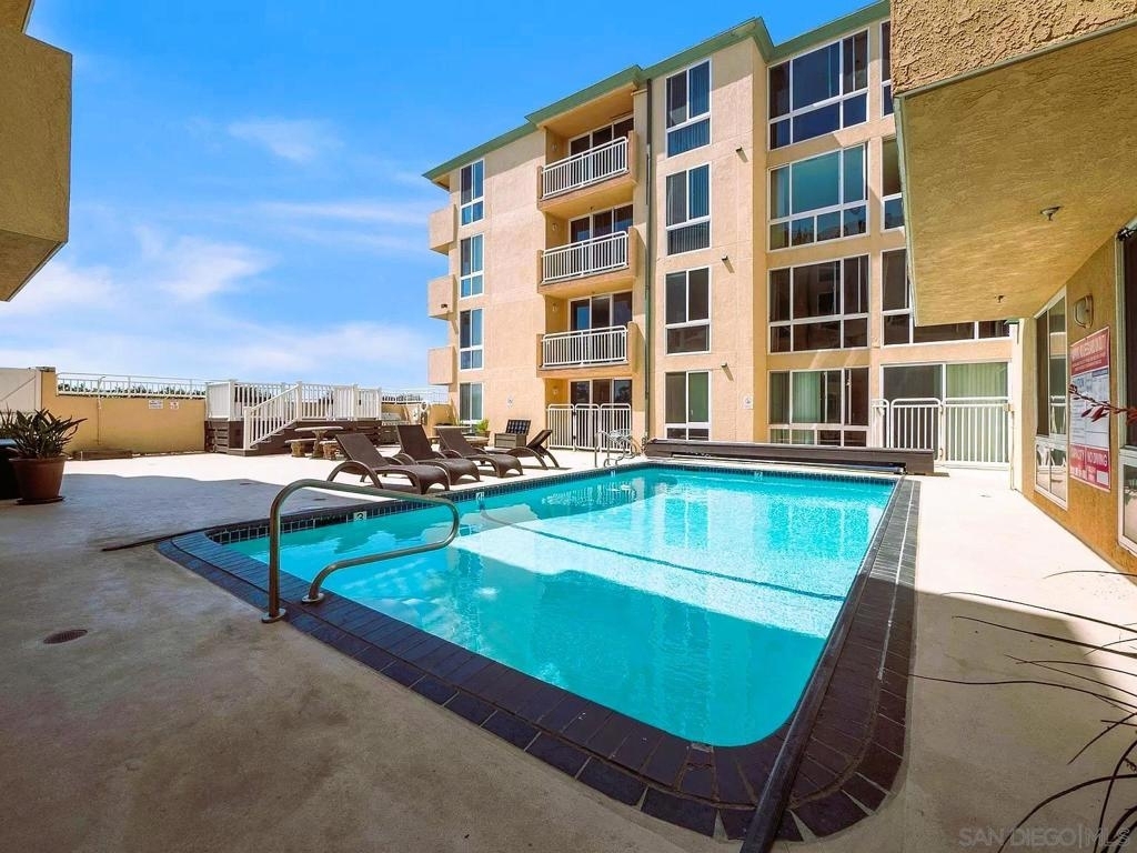 4627 Ocean Blvd - Photo 12