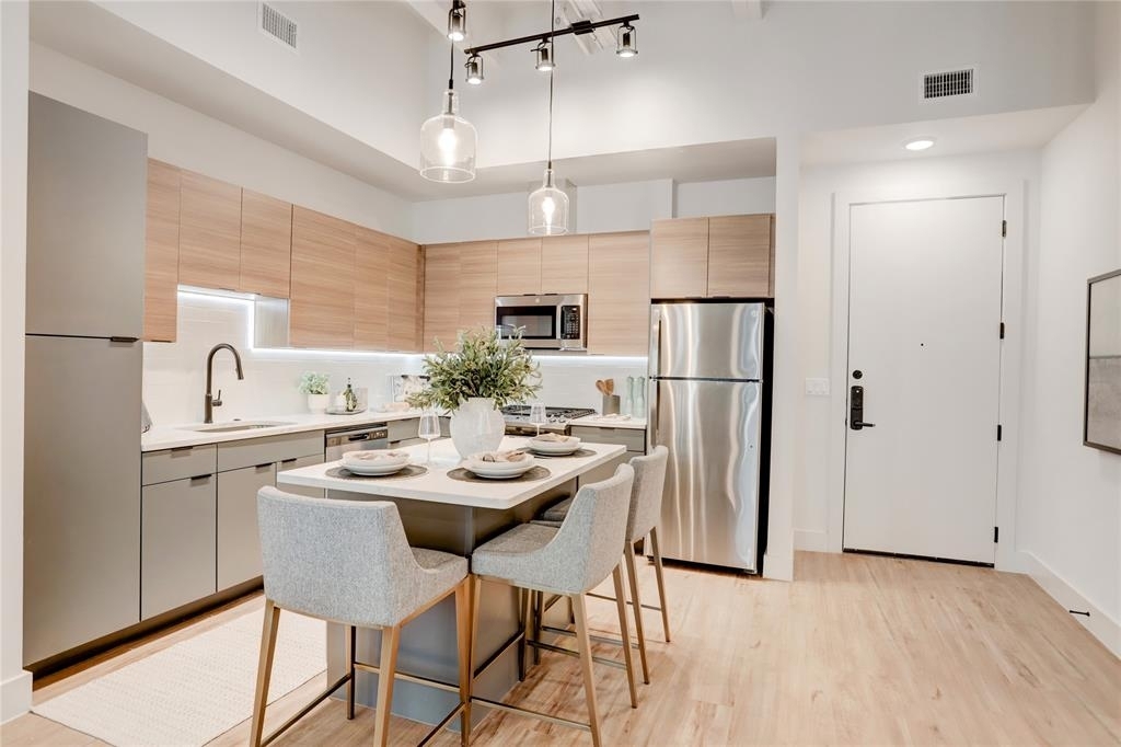 1801 Smith Street - Photo 3