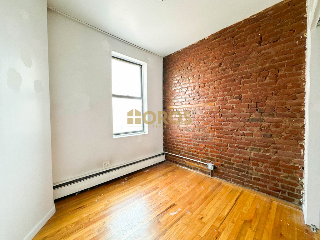 9 Avenue A - Photo 8