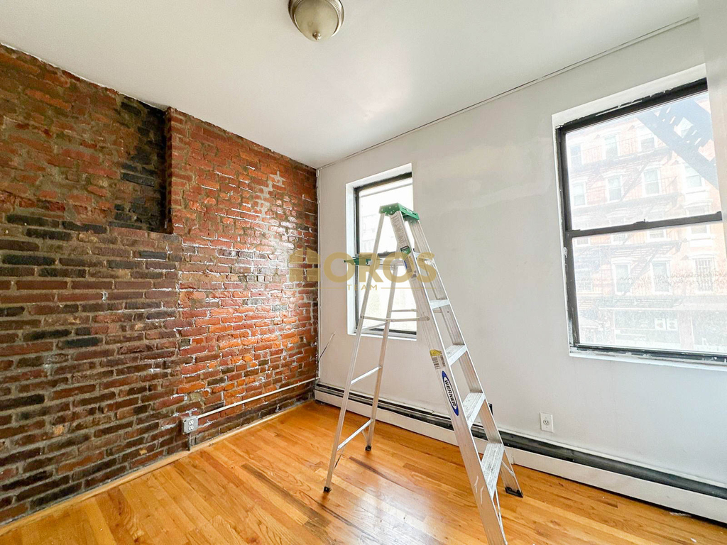9 Avenue A - Photo 4
