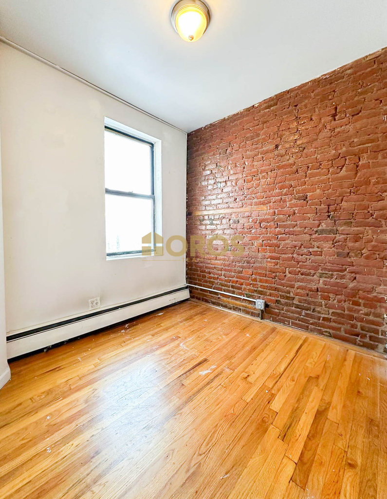 9 Avenue A - Photo 2