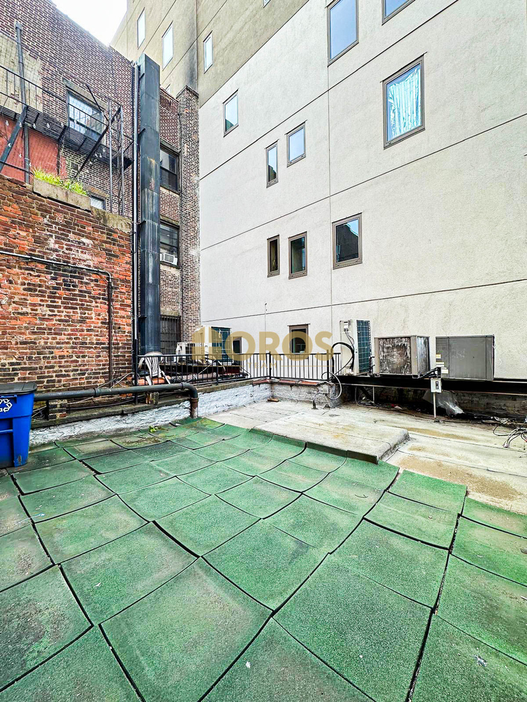 9 Avenue A - Photo 0