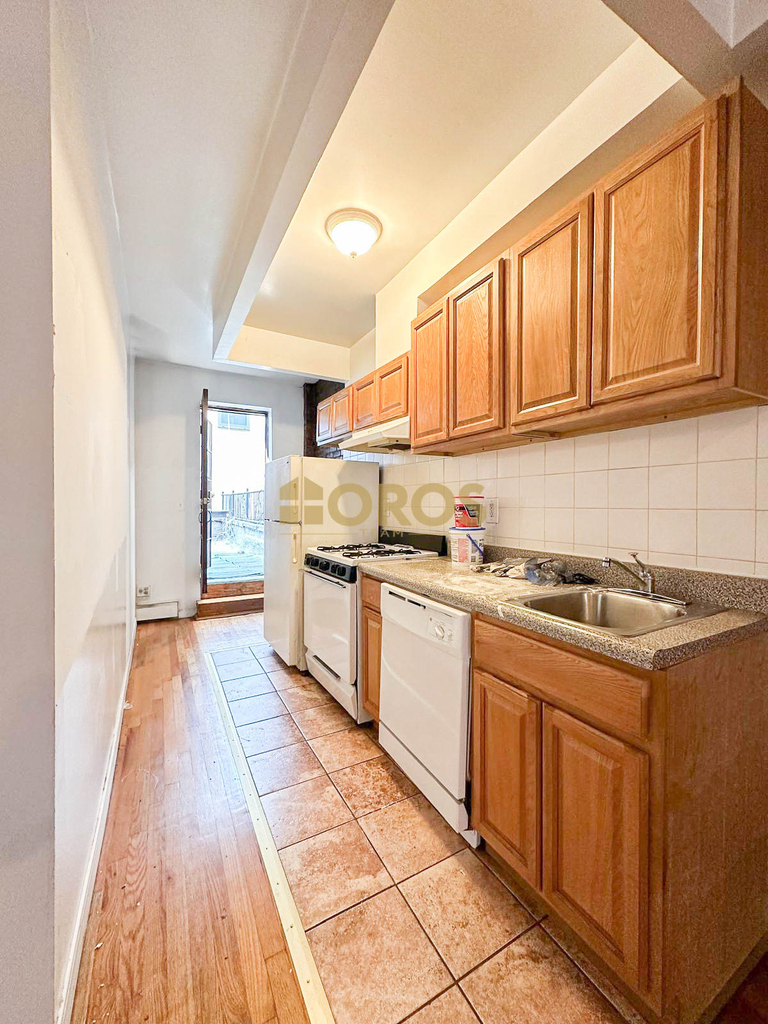 9 Avenue A - Photo 5
