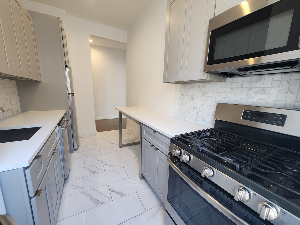 600 West 142nd Street - Photo 3