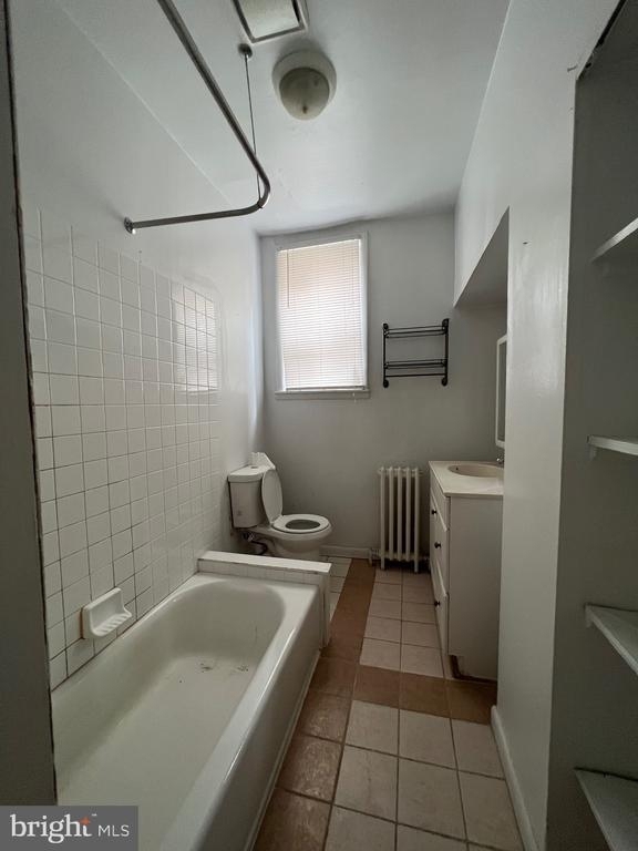 721 Bainbridge St - Photo 4