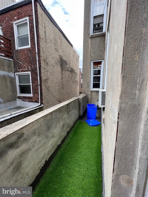 721 Bainbridge St - Photo 7
