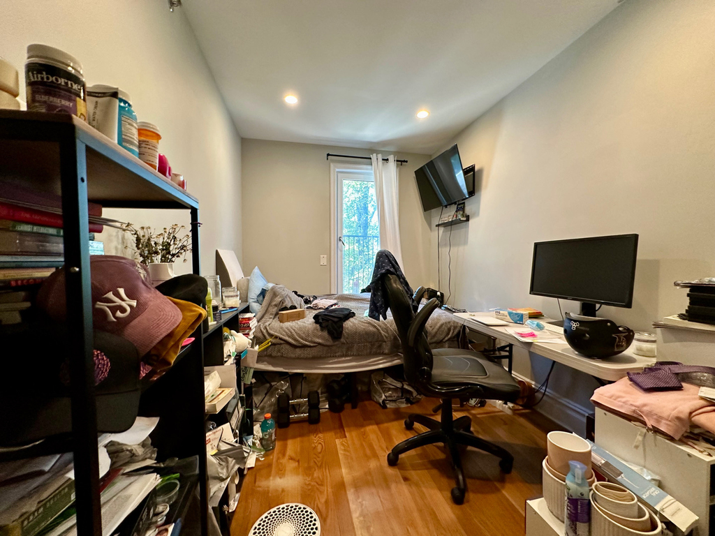 28 Locust Street - Photo 16