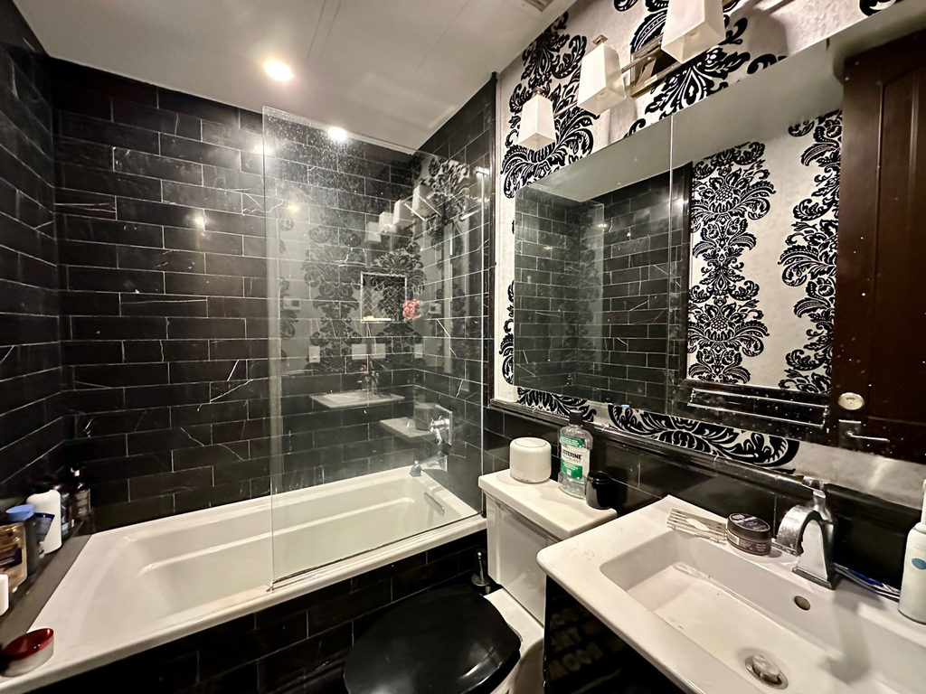 28 Locust Street - Photo 2