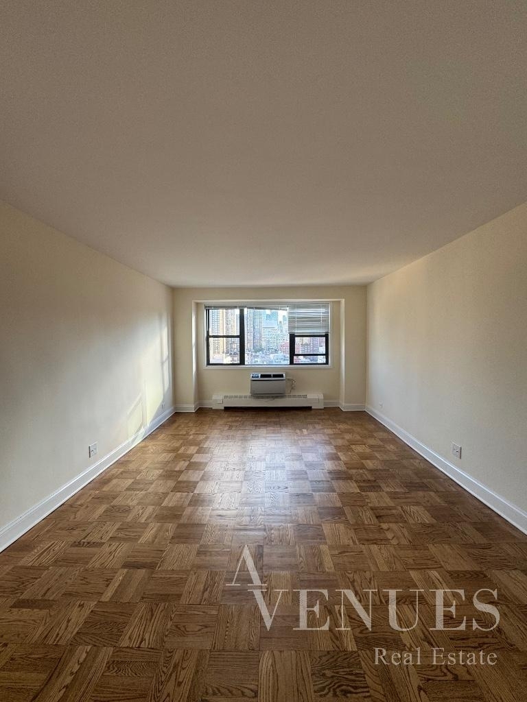 East 79th Street - Photo 0