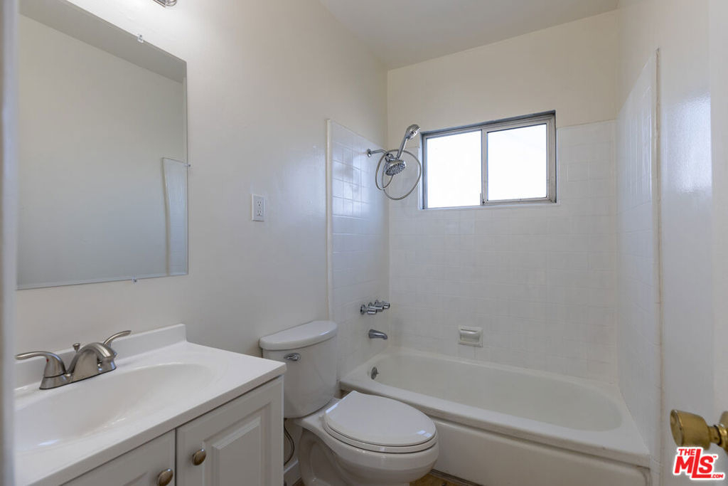 1295 Federal Avenue - Photo 9