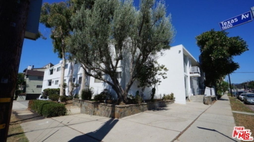 1295 Federal Avenue - Photo 10
