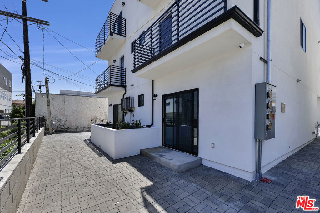 4647 W 18th Street - Photo 16