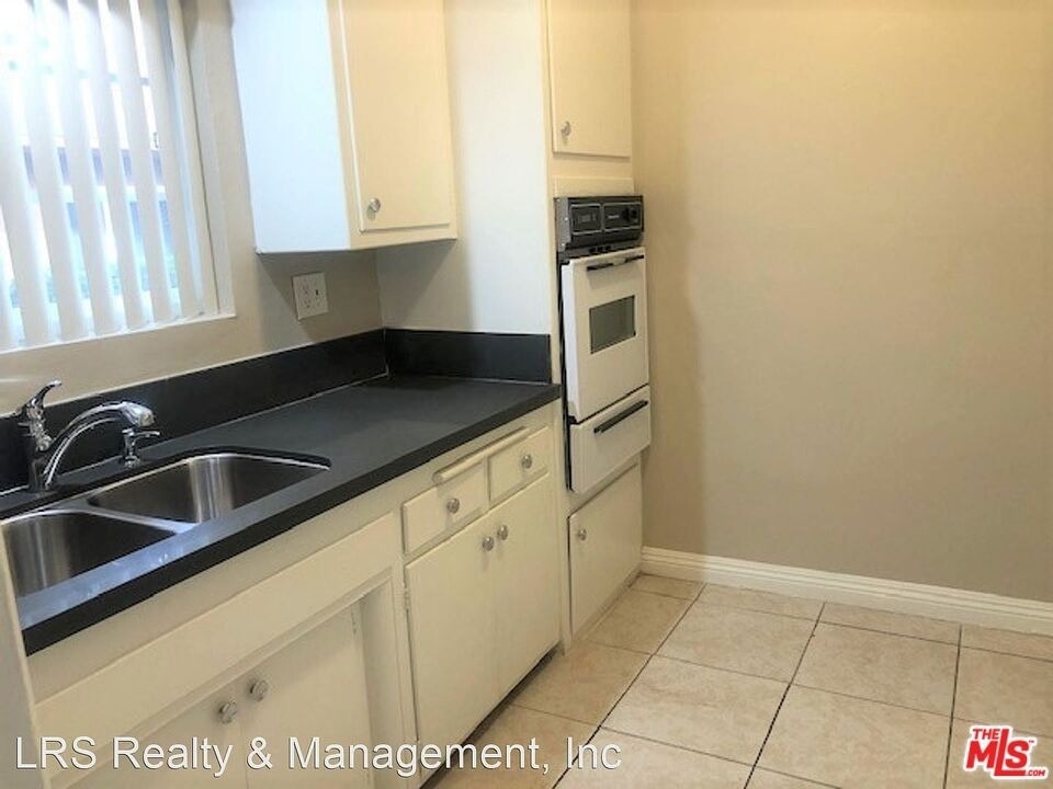 18321 Malden Street - Photo 2