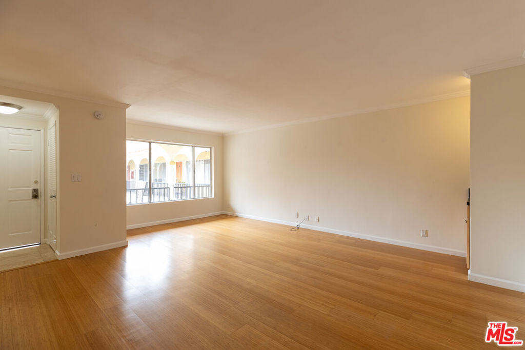 1033 6th Street - Photo 3