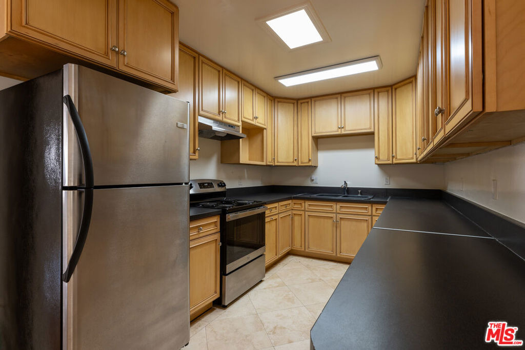 1033 6th Street - Photo 6