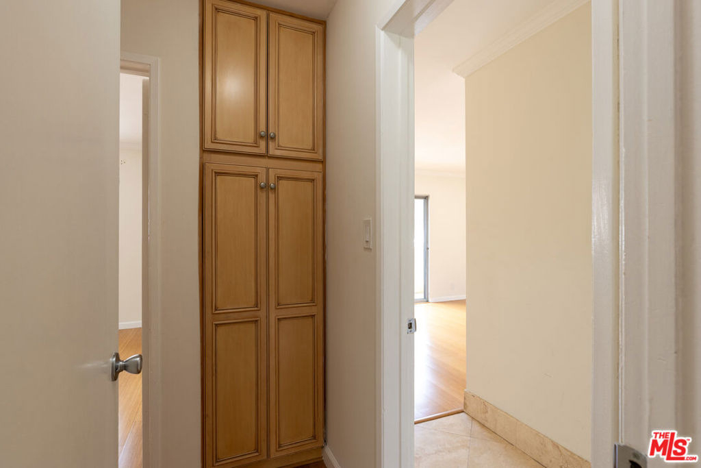 1033 6th Street - Photo 8
