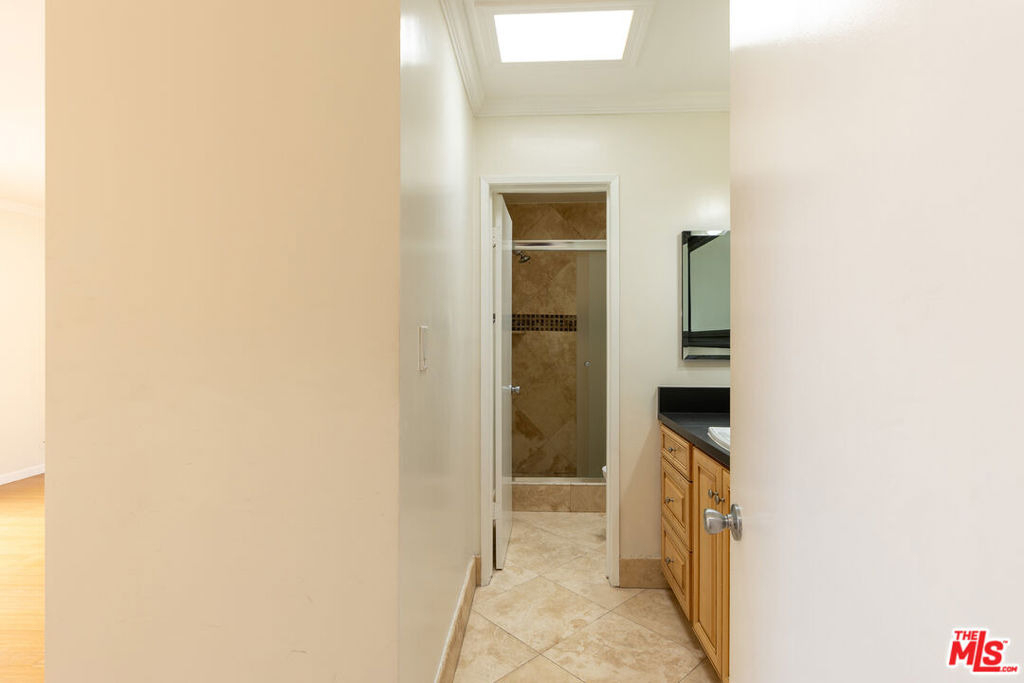 1033 6th Street - Photo 9