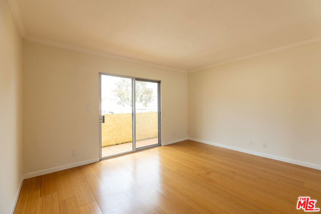 1033 6th Street - Photo 12
