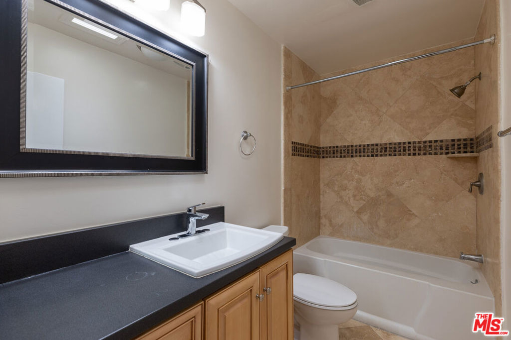 1033 6th Street - Photo 16