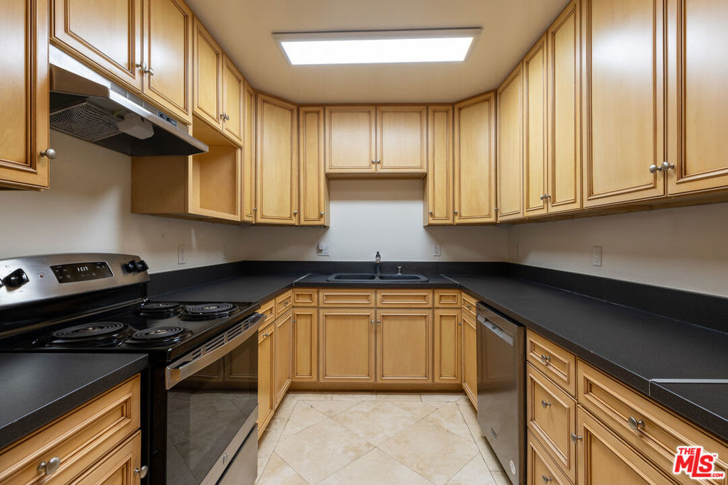 1033 6th Street - Photo 7