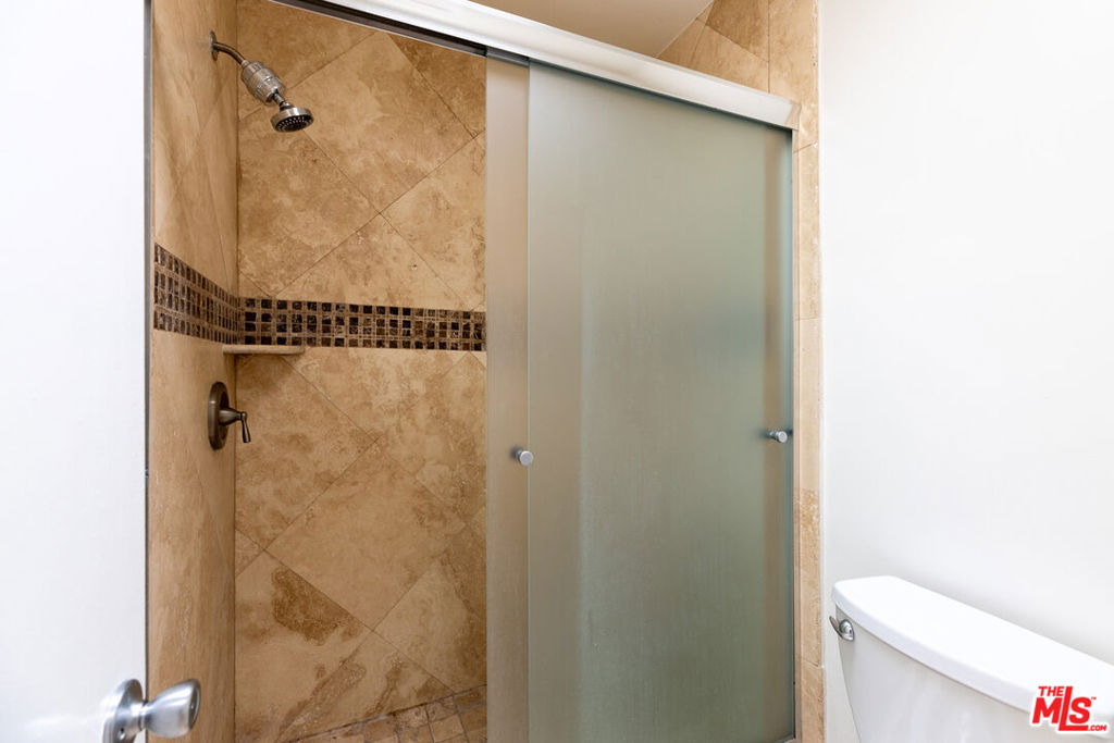 1033 6th Street - Photo 11