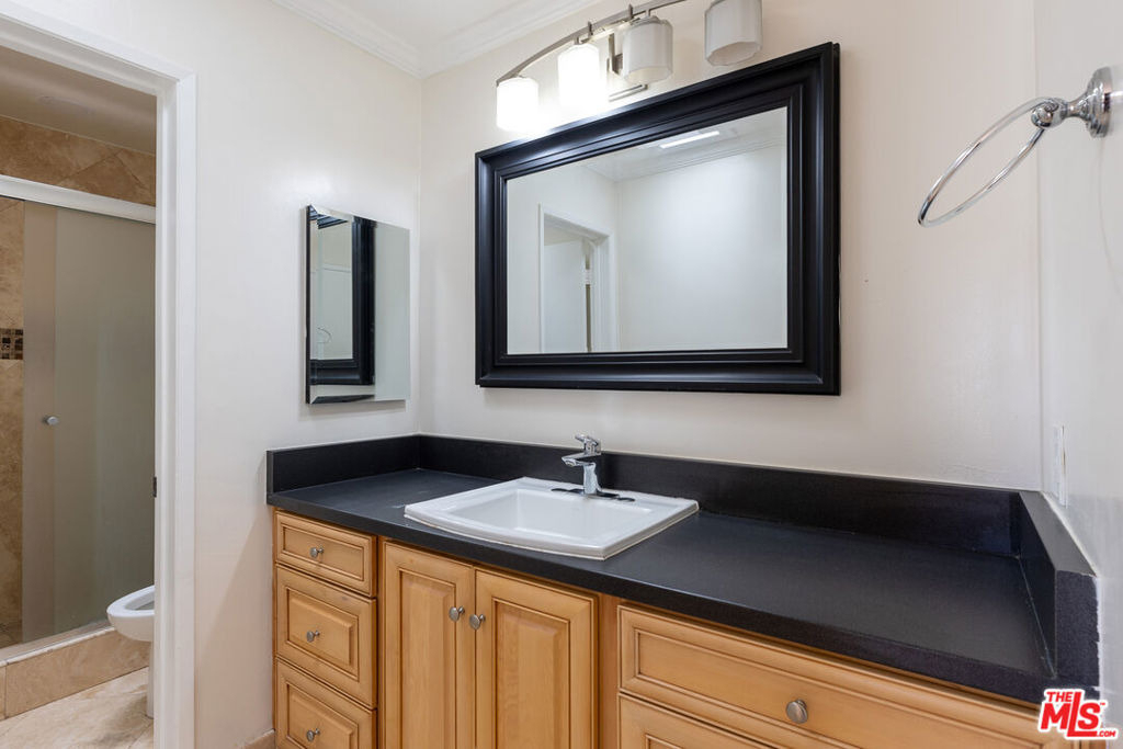 1033 6th Street - Photo 10