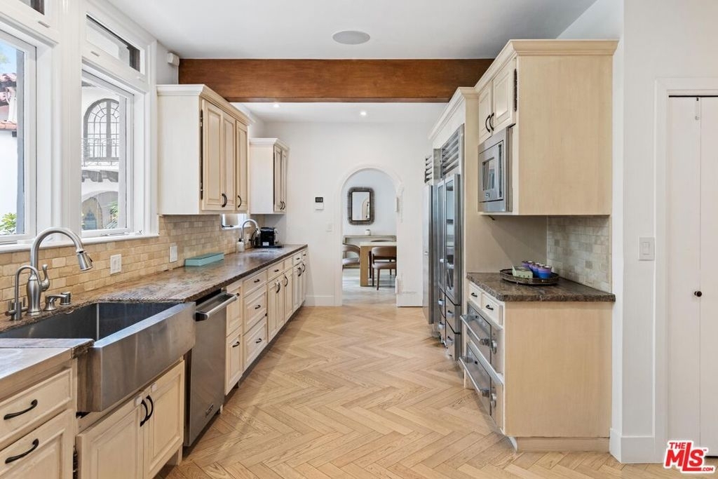 9451 Sunset Boulevard - Photo 14