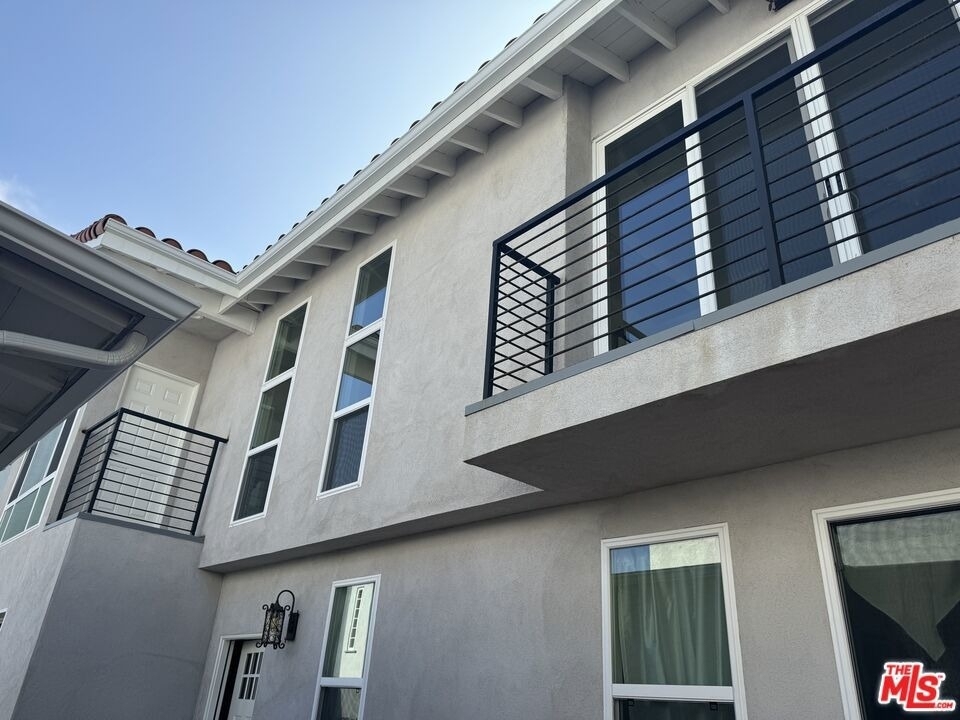 821 Lorraine Boulevard - Photo 2
