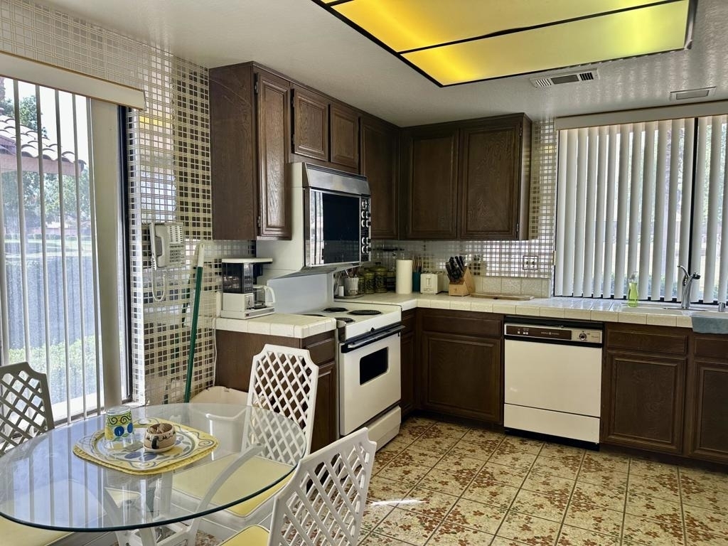 316 S Sierra Madre - Photo 5