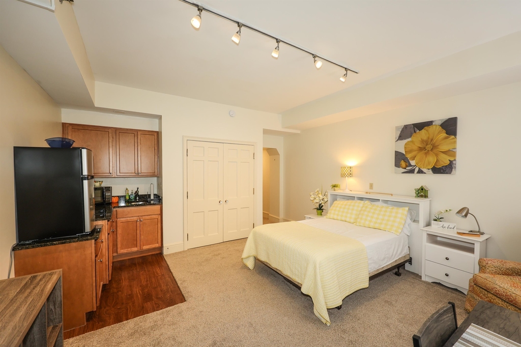 227 Pleasant - Photo 22