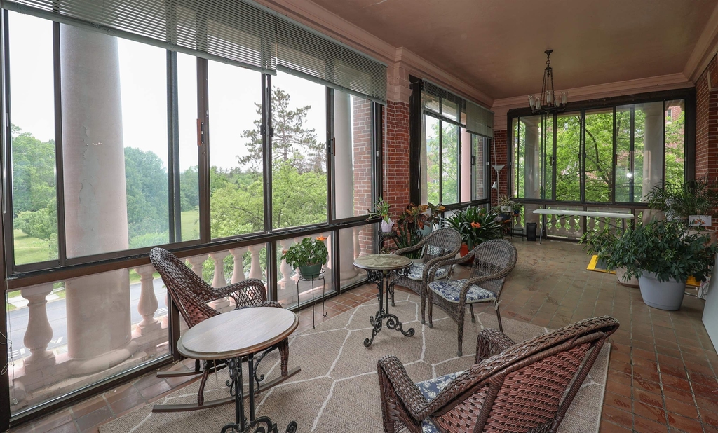 227 Pleasant - Photo 9