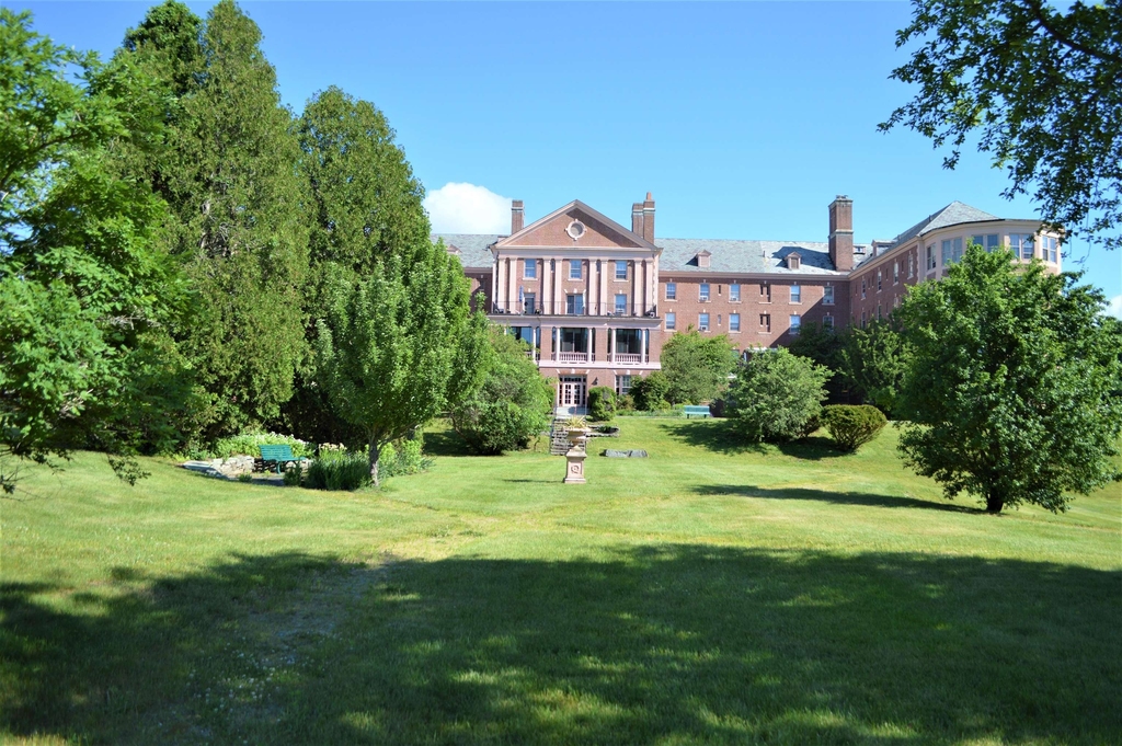 227 Pleasant - Photo 3