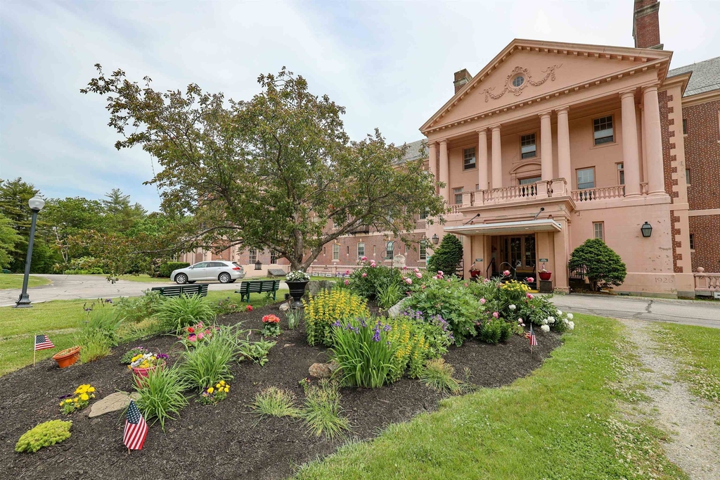 227 Pleasant - Photo 1