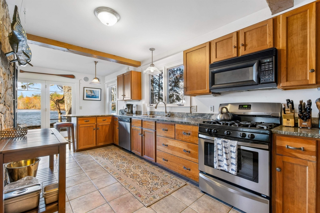 255 Pikes Point - Photo 10